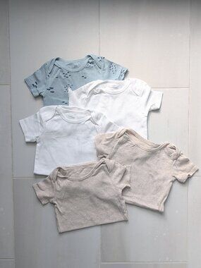 (4/$20) Carter's - Unisex-Baby (5) Bodysuit